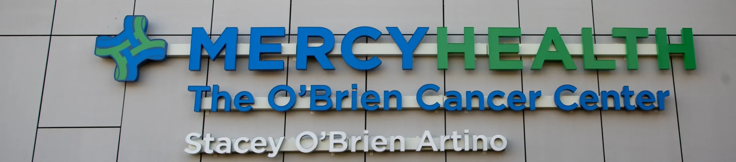The exterior sign for Mercy Health – O’Brien Cancer Center.