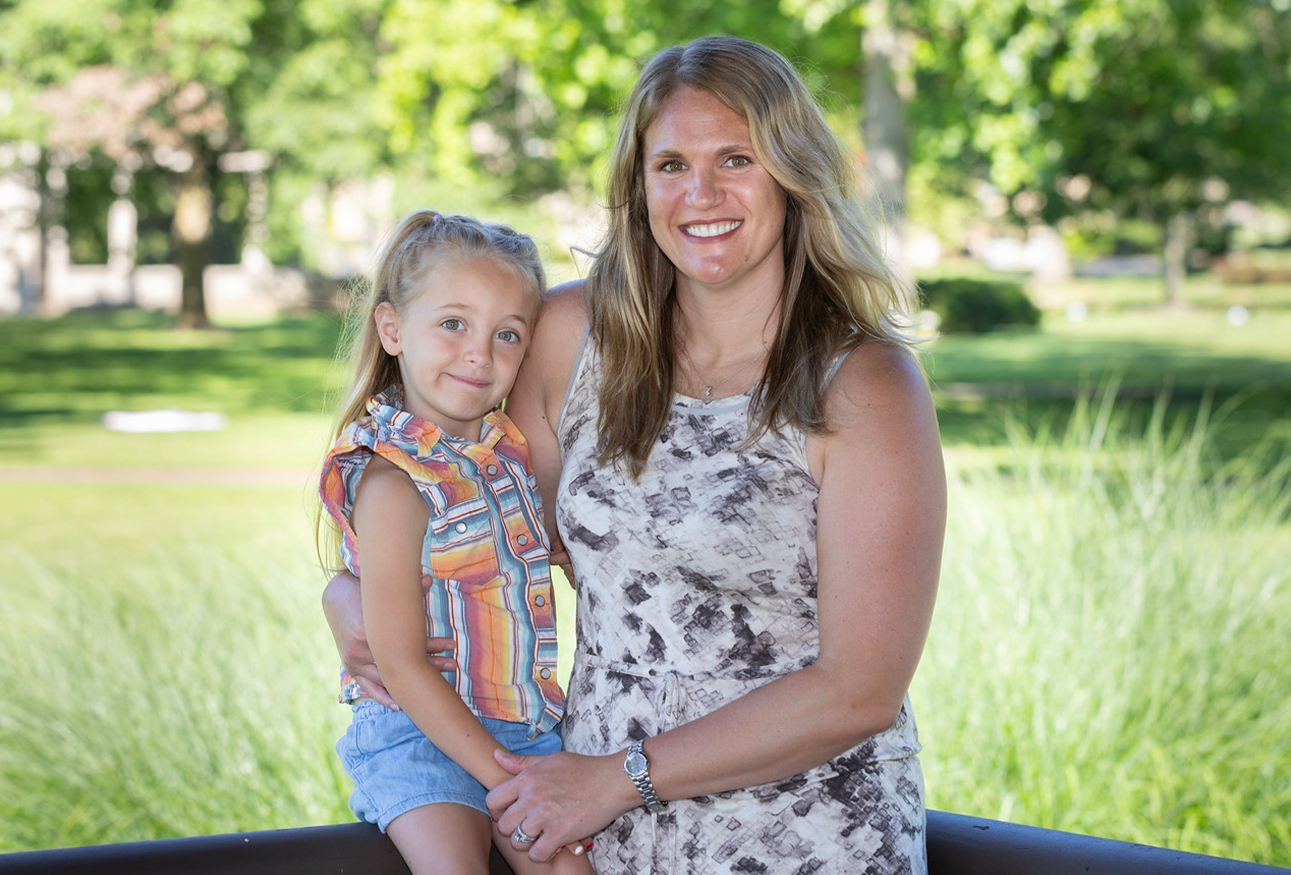 A photo of Amanda Horn and her daughter